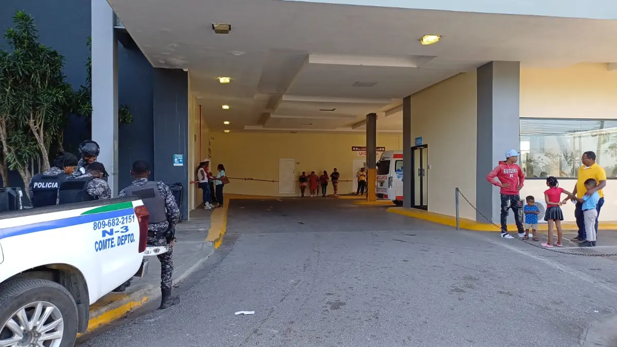 Suben a nueve los ingresados en el Ney Arias afectados por incendio en La Victoria