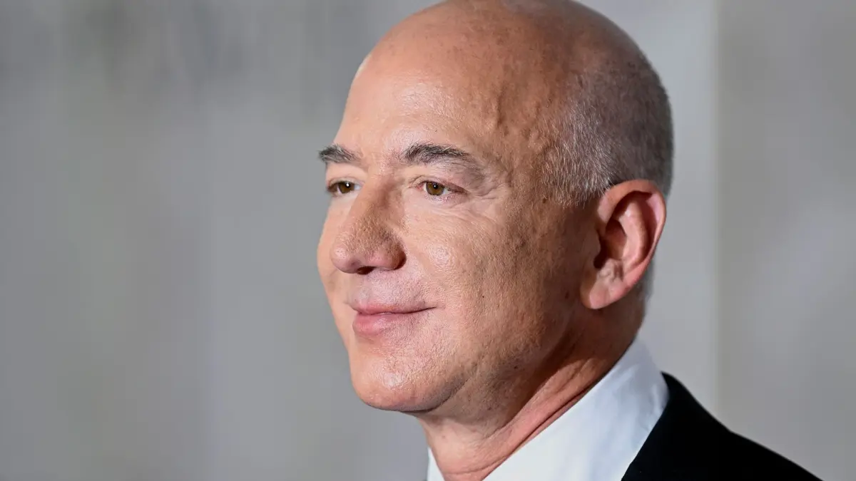 Jeff Bezos compra por 90 millones una tercera mansión en una exclusiva isla de Miami Beach