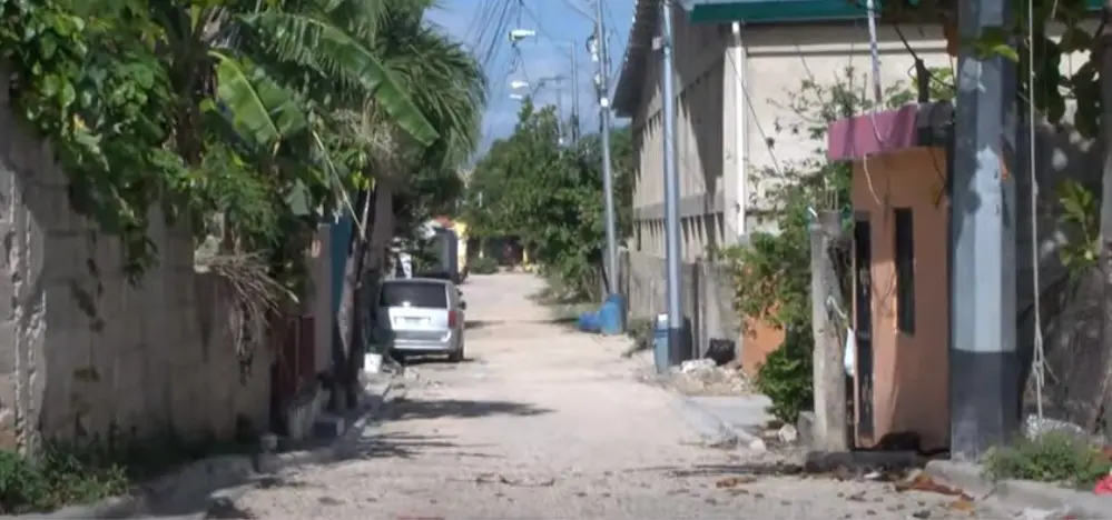 Residentes de Brisas del Este pierden la esperanza de tener calles pavimentadas