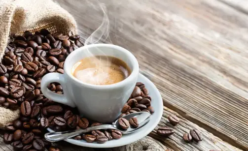 En la conmemoración del día del café ¿Qué daños o beneficios aporta su consumo?