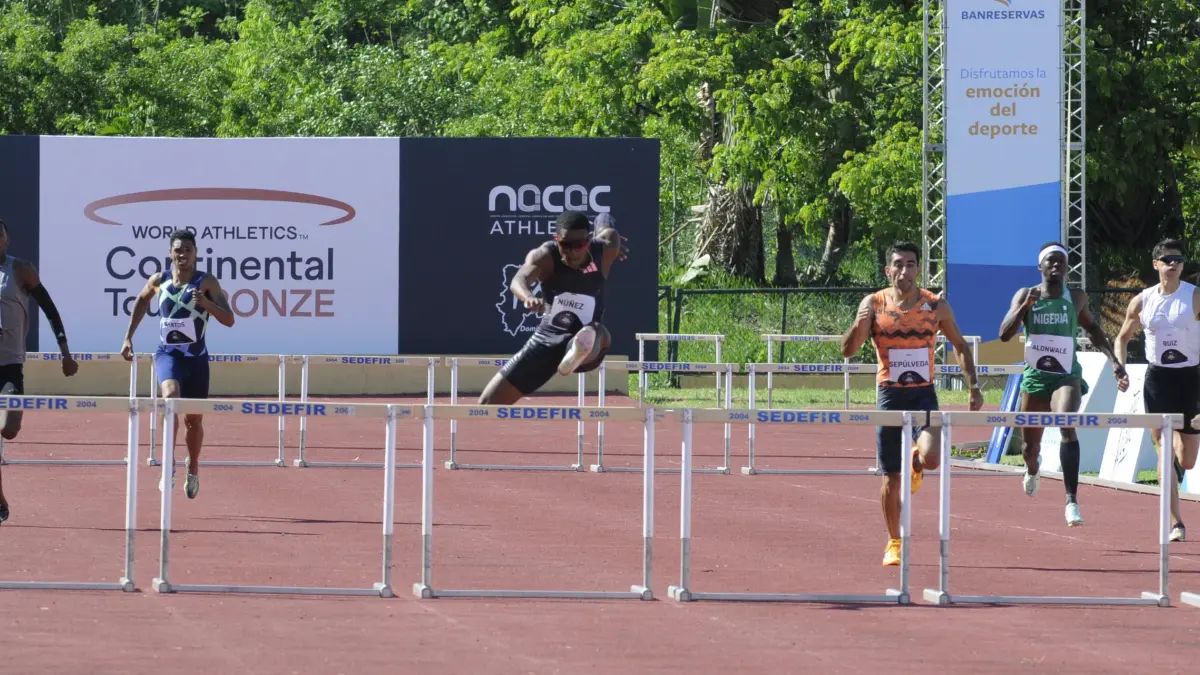 Yeral Núñez gana medalla de oro en 400 metros vallas en Juegos Bolivarianos 2024