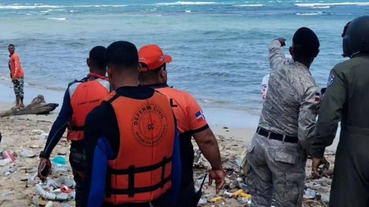 Reanudan la búsqueda de tres personas en playa de Puerto Plata