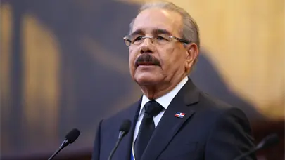 Legisladores oficialistas responden a Danilo Medina y defienden gestión de Abinader