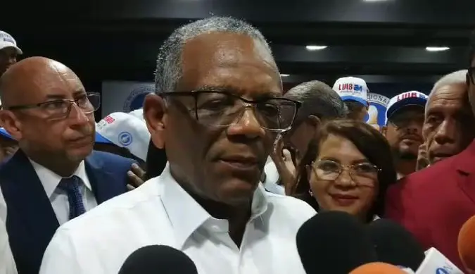 Director de Migración dice fue solucionada falla que provocó inconvenientes en el AILA