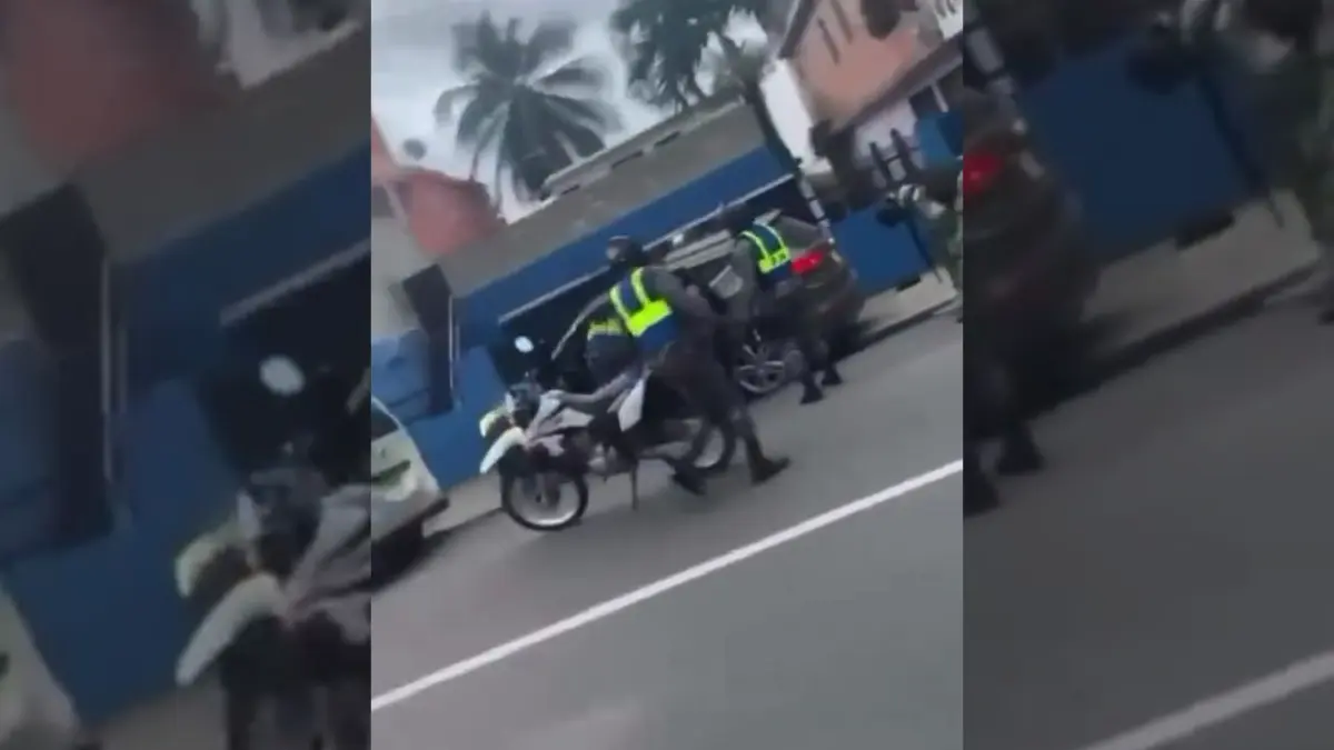 Dos heridos en tiroteo entre policías y delincuentes en plena autopista Las Américas