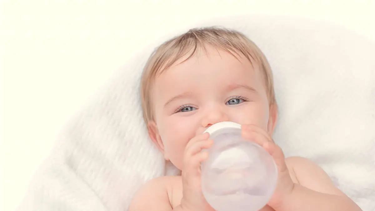 ¿Mito o realidad? ¿Por qué no se le puede dar té al bebé recién nacido?