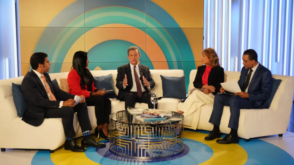 La reacción de Leonel cuándo se le preguntó: ¿qué le dijo al oído a Margarita?