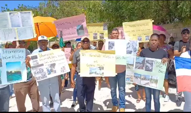 Ciudadanos reclaman asfalto de calles en La Romana