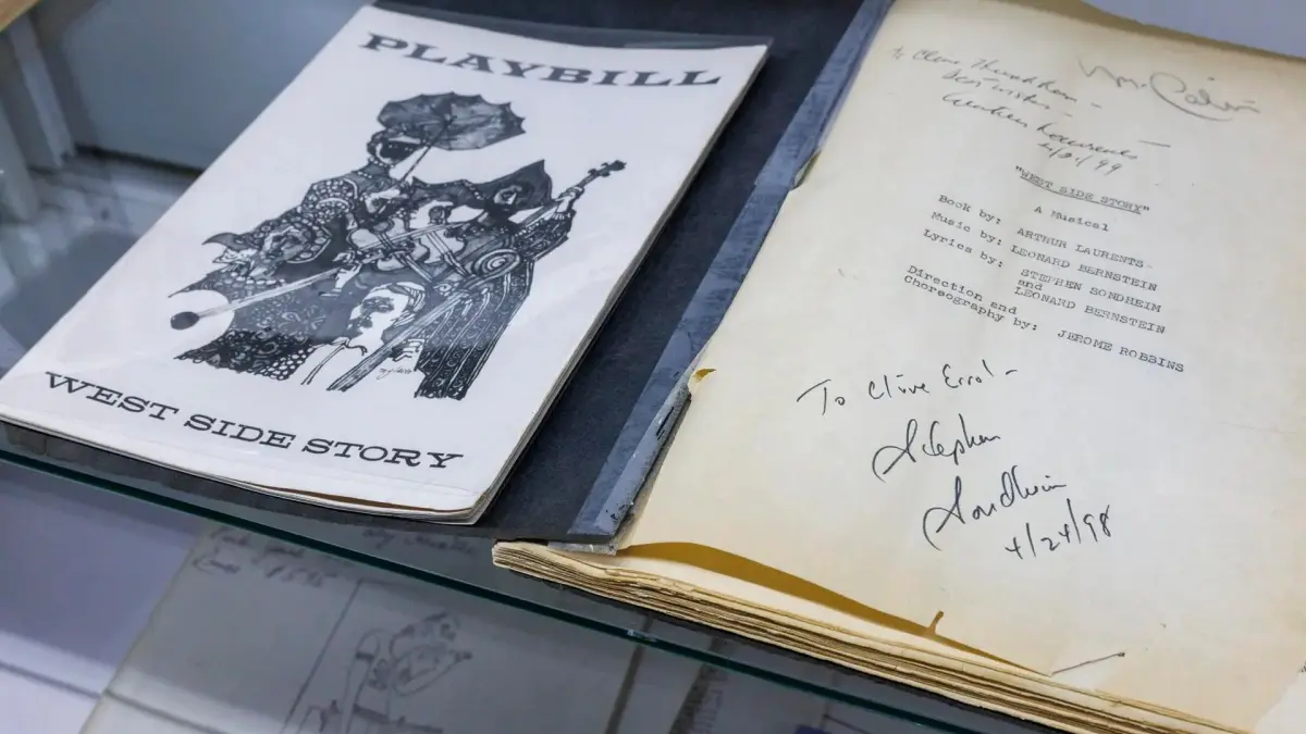 Novedades de Cervantes, Neruda y Plath brillan en la feria del libro antiguo en Nueva York