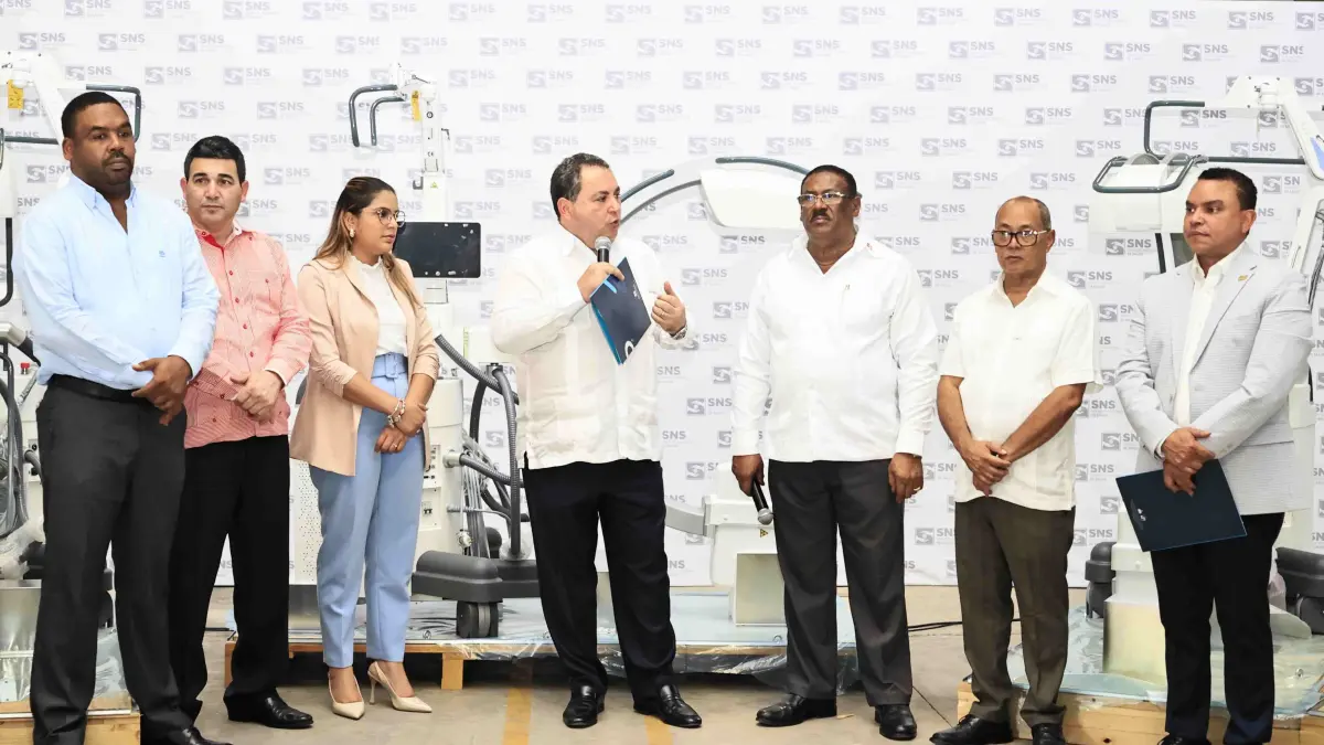 SNS entrega 12 Arco en C a diez hospitales para fortalecer servicios quirúrgicos y de trauma