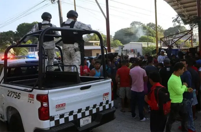 Liberan a 14 secuestrados por el crimen organizado cerca de la frontera de México