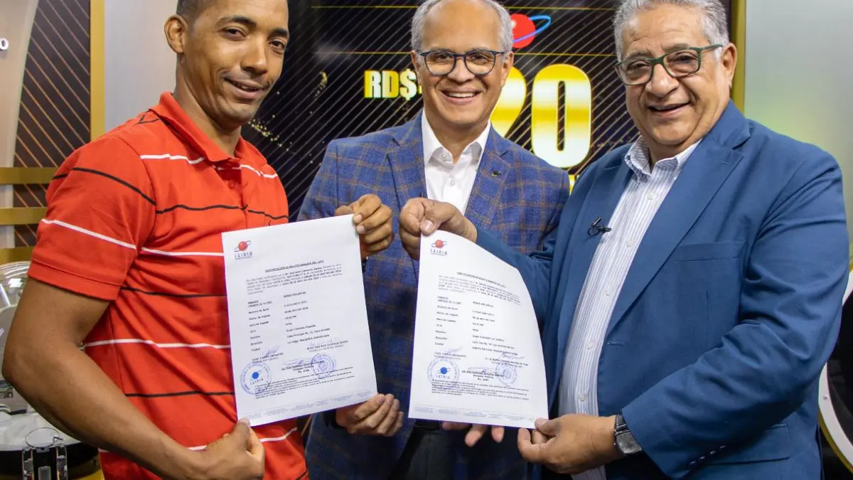 Se presentan los ganadores de los RD$120 millones del Loto