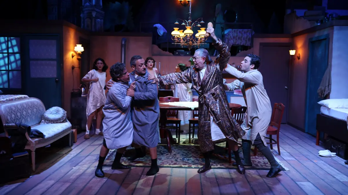 Vic Gómez deslumbra como Otto Frank en El Diario de Ana Frank en el Teatro The Amus 5