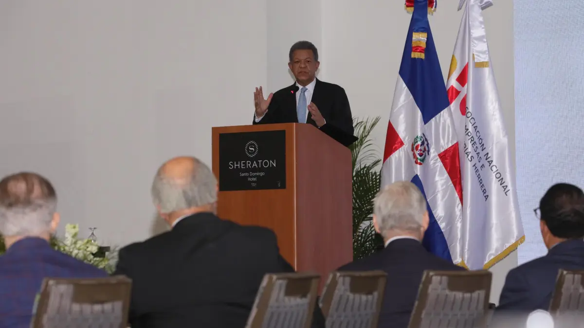 Leonel plantea integración de empresas de manufactura local con las Zonas Francas