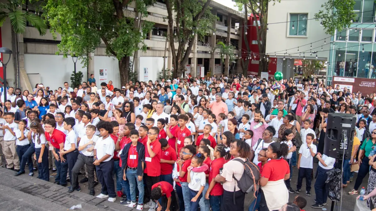 Fundación Ayudar Me Da Vida celebra 6ta edición de la Competencia Internacional Canguro Matemático.