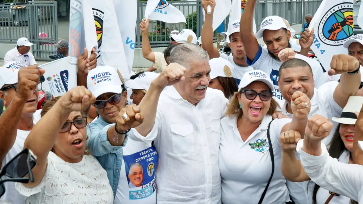 Miguel Vargas llama a “salvar democracia” votando masivamente