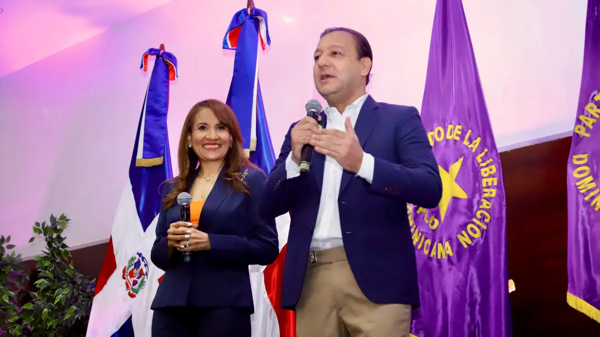Abel Martínez y Zoraima Cuello presentan programas de ayuda social