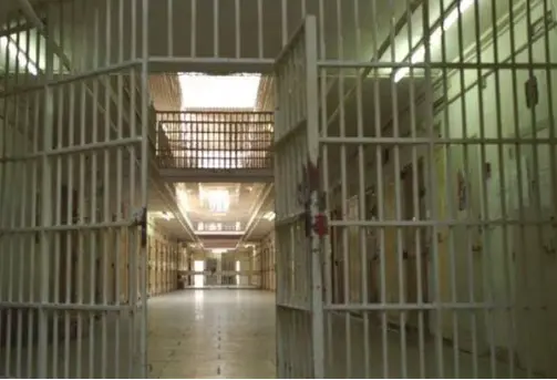 15 años de prisión para hombre acusado de violar sexualmente a su hijastra