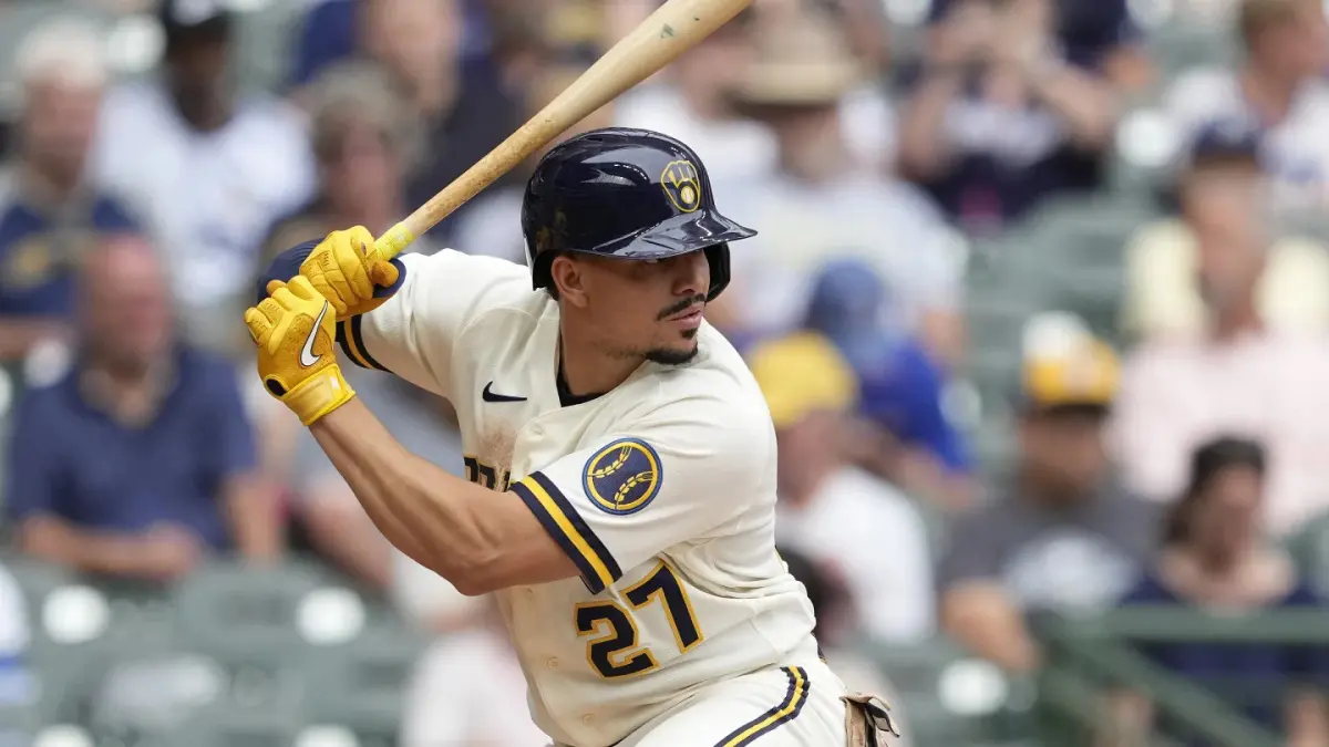 Willy Adames pega dos jonrones y remolca cuatro para que Cerveceros superen a Rays