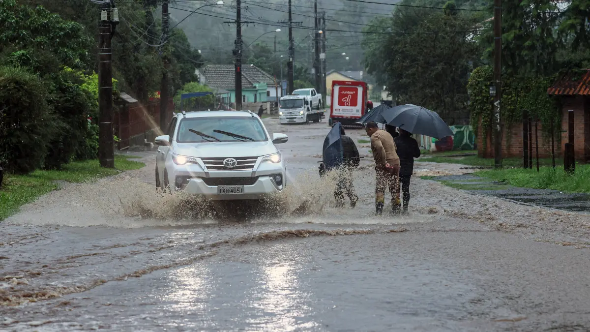Al menos 10 muertos y 21 desaparecidos por las lluvias en Brasil