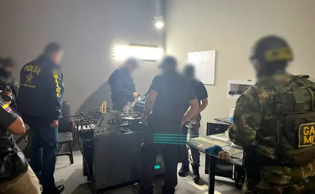 Detienen en Colombia a un falsificador de dólares estadounidenses