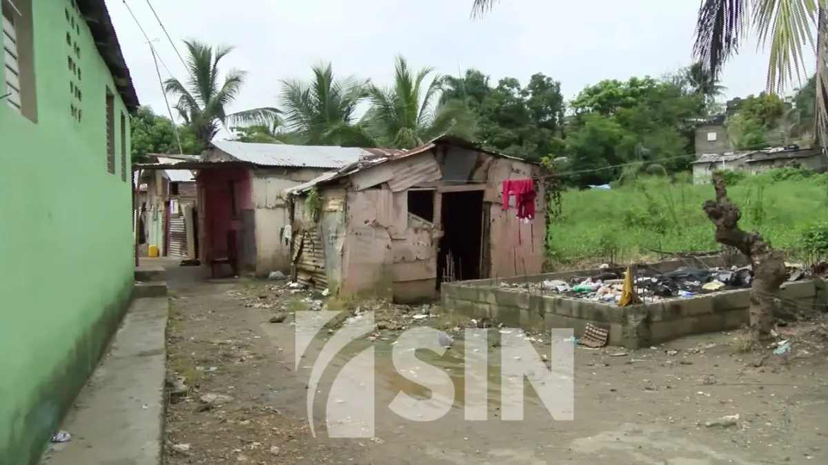 Residentes en el Gran Santo Domingo temen vaguada genere inundaciones por cúmulo de basura