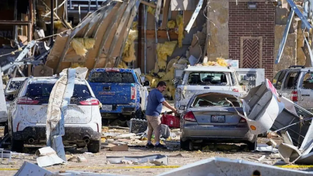 Kentucky declara estado de emergencia; van 19 muertos por tormentas