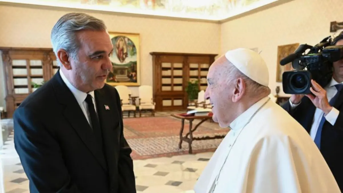 Papa Francisco y Abinader hablaron sobre migración