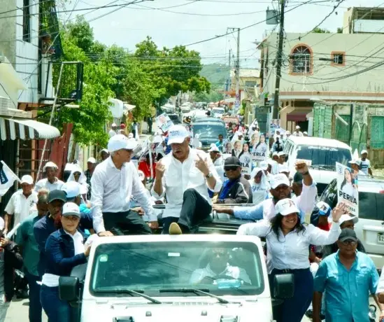 Miguel Vargas llama azuanos a votar por candidatos PRD y Alianza Rescate RD
