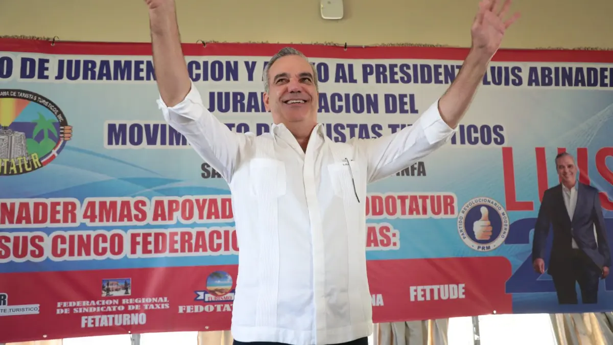 Abinader recibe apoyo de Movimiento de Taxistas Turísticos