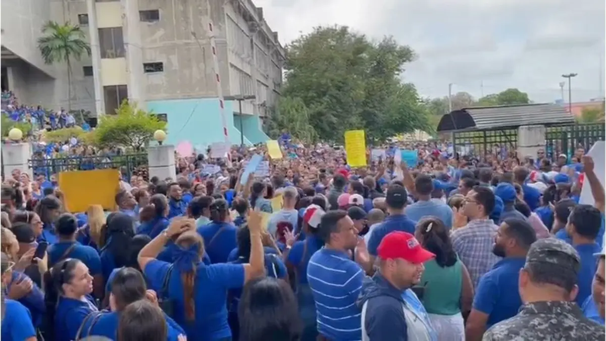 Se cumple marcha de ADP en Santiago