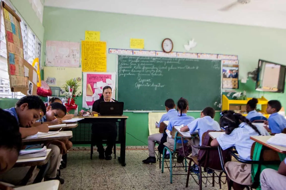 Minerd inicia intervención de más de 750 escuelas rurales en el país
