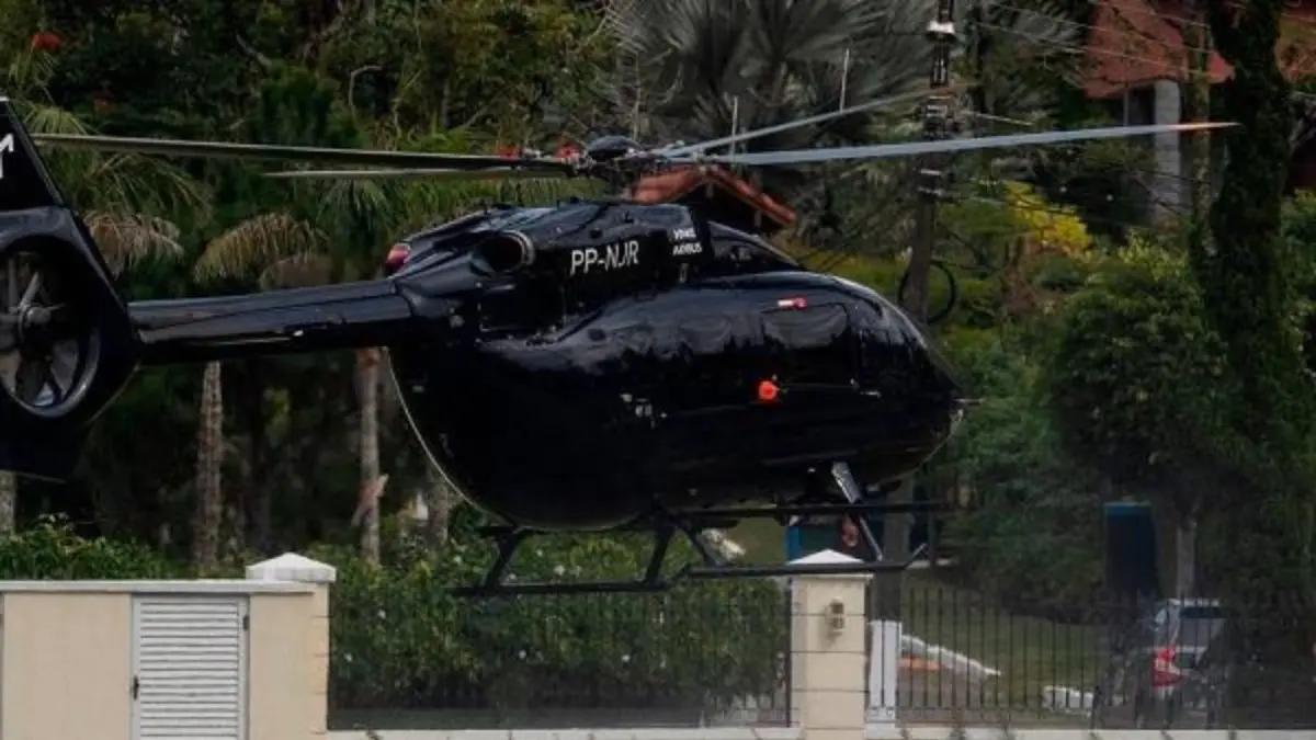 El helicóptero de Neymar colabora en la evacuación de los afectados por las inundaciones