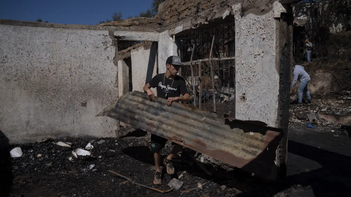 Afectados por incendios de Chile han rechazado 1,280 viviendas de emergencia