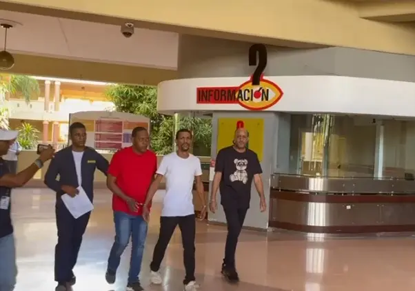 Imponen prisión preventiva a dos hombres por usurpación de identidad del titular de la Fiscalía de Santiago