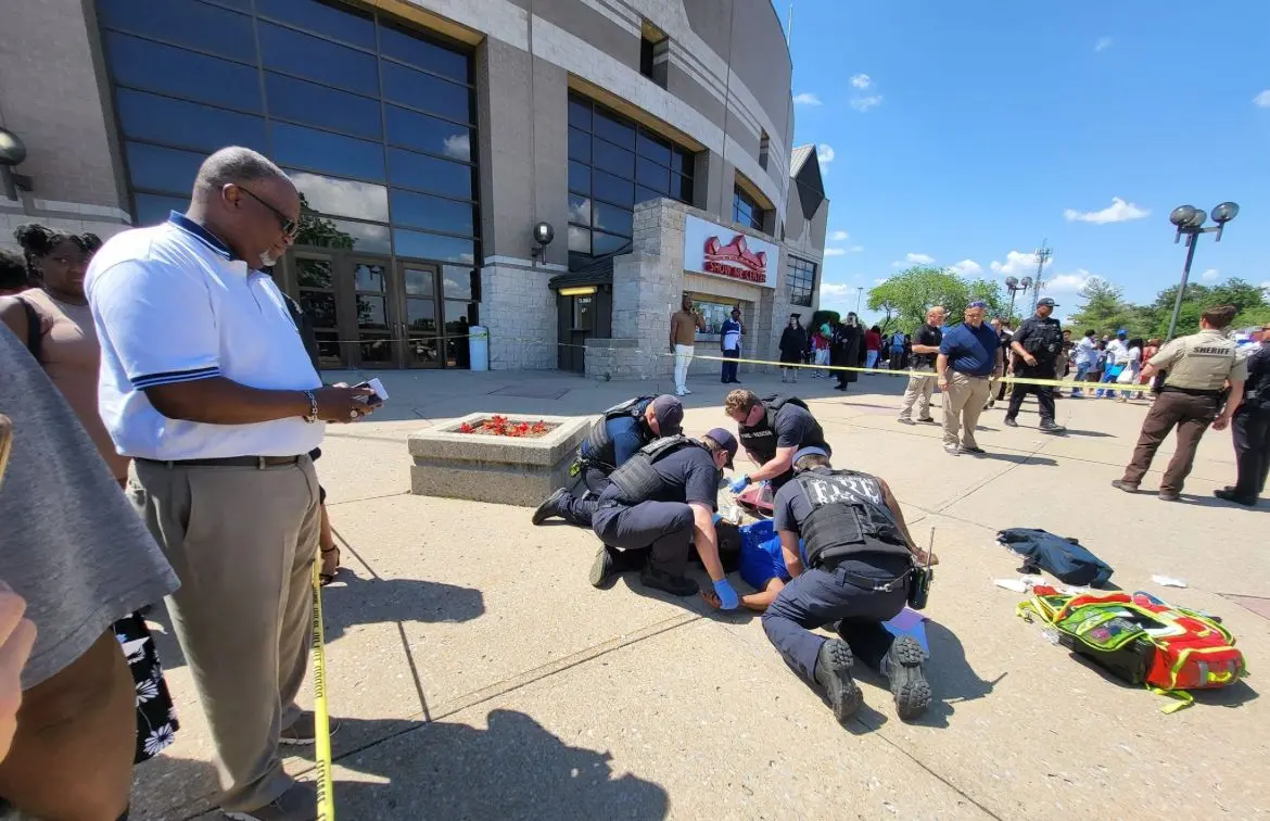 Al menos dos heridos por tiroteo durante ceremonia de graduación en EE.UU.
