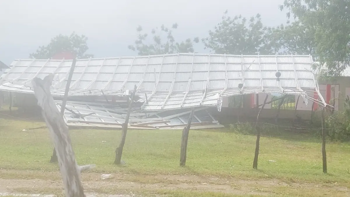 Ventarrón provoca daños en comunidades de la Línea Noroeste