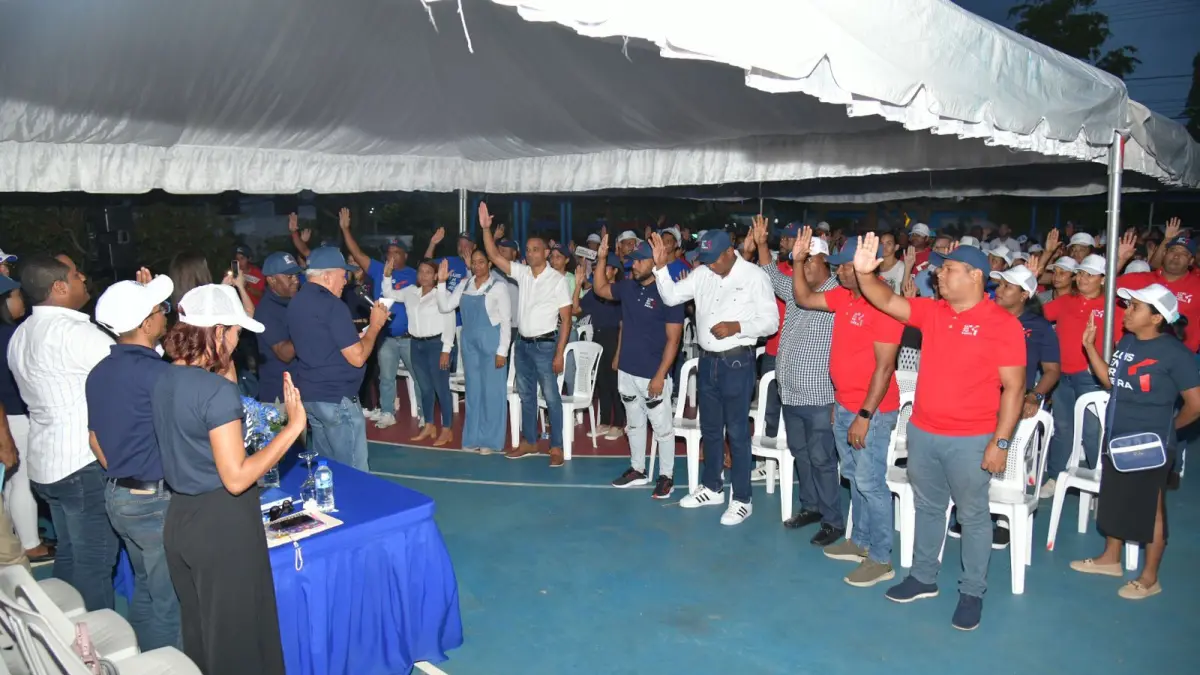 Movimiento Luis en Primera juramenta 153 primeros votantes en ciudad Juan Bosch