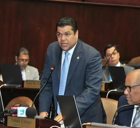 Líderes religiosos e iglesia católica llaman a votar por Tobías Crespo