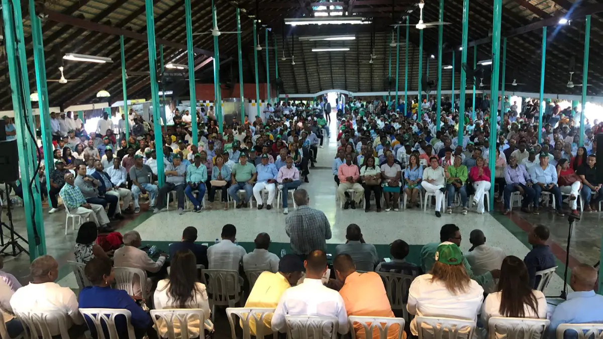 Fuerza del Pueblo realiza asamblea con más de 700 delegados de colegios electorales
