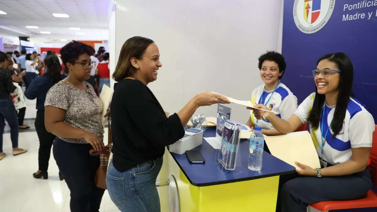 Realizarán feria de empleos este jueves en Santiago