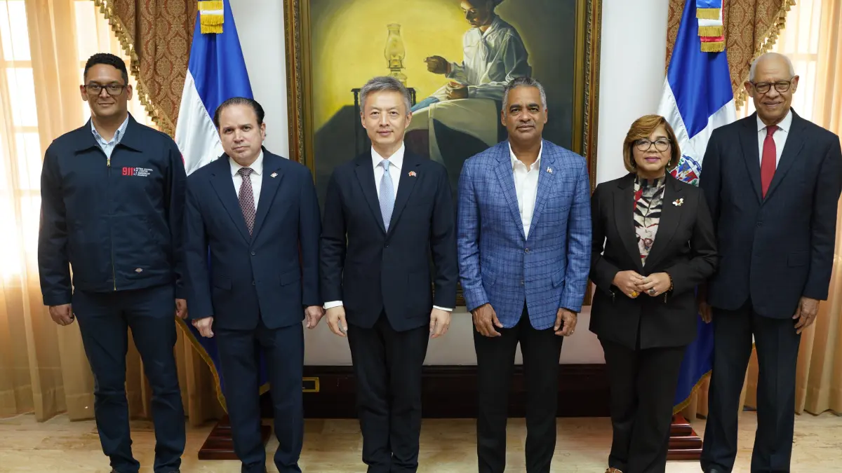 Gobiernos de China y RD ultiman detalles para llegada de 120 ambulancias donadas por el país asiático