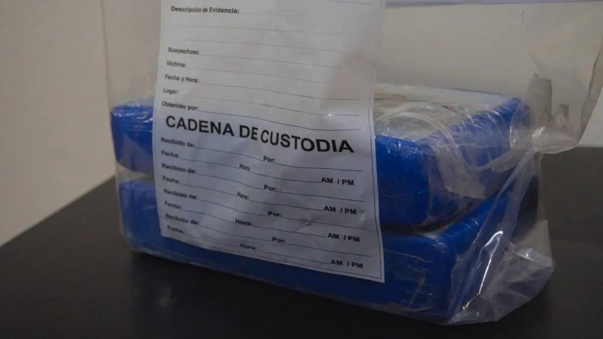Interceptan hombre a bordo de vehículo con más de 2,000 gramos de cocaína en Baní