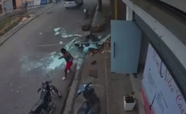 Video: Momento de explosión en una panadería de La Vega que dejó cinco afectados