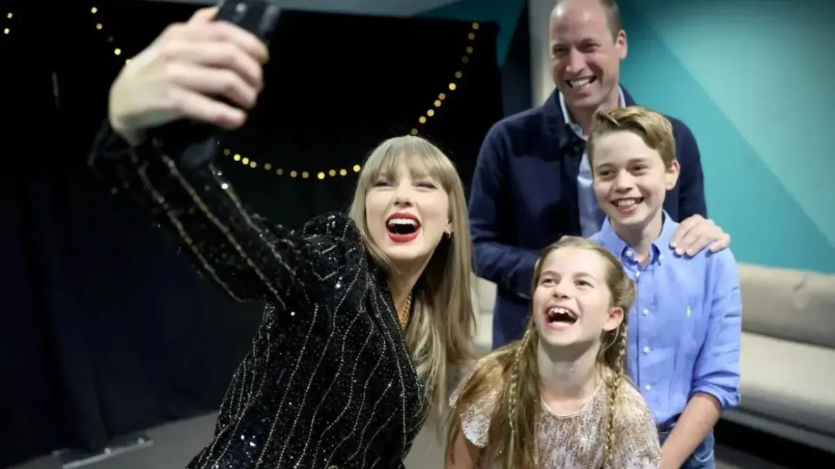 El príncipe Guillermo asiste con Jorge y Carlota al concierto de Taylor Swift