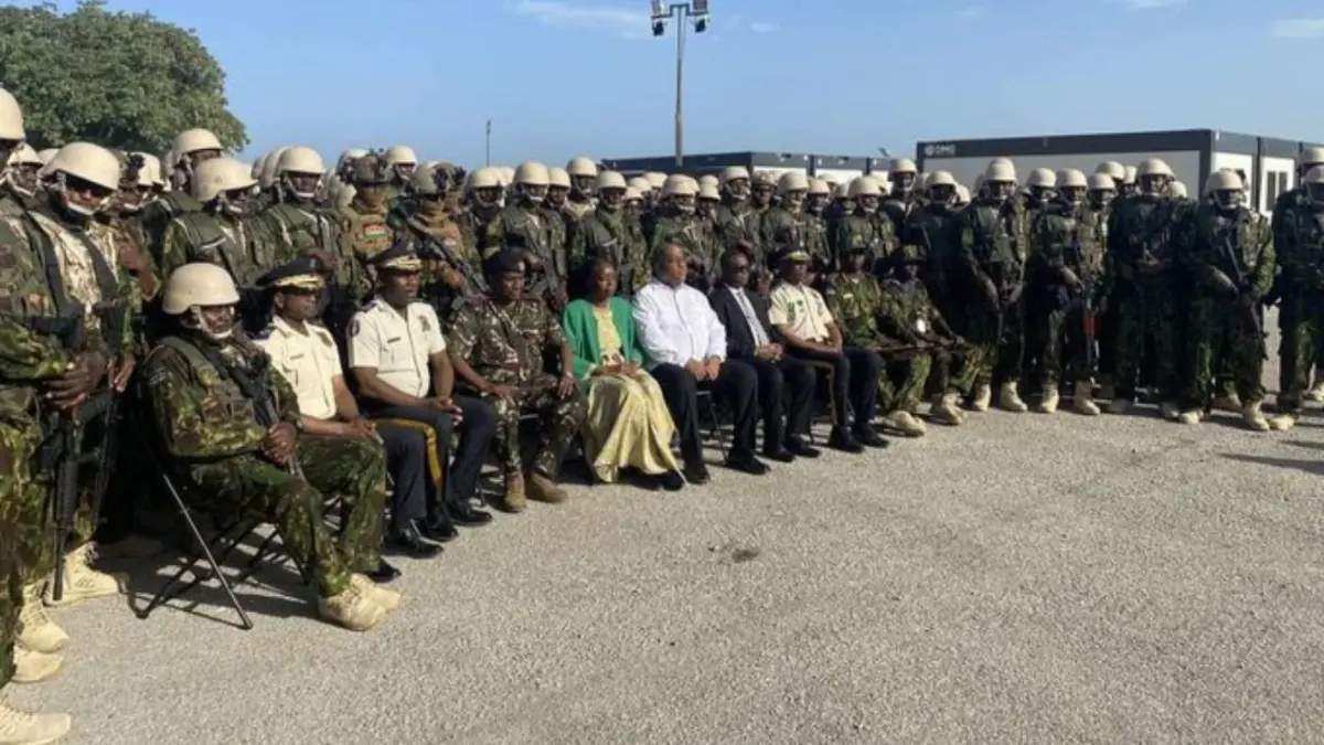 Primer ministro visita la base de fuerzas kenianas, decidido a recuperar el control de Haití