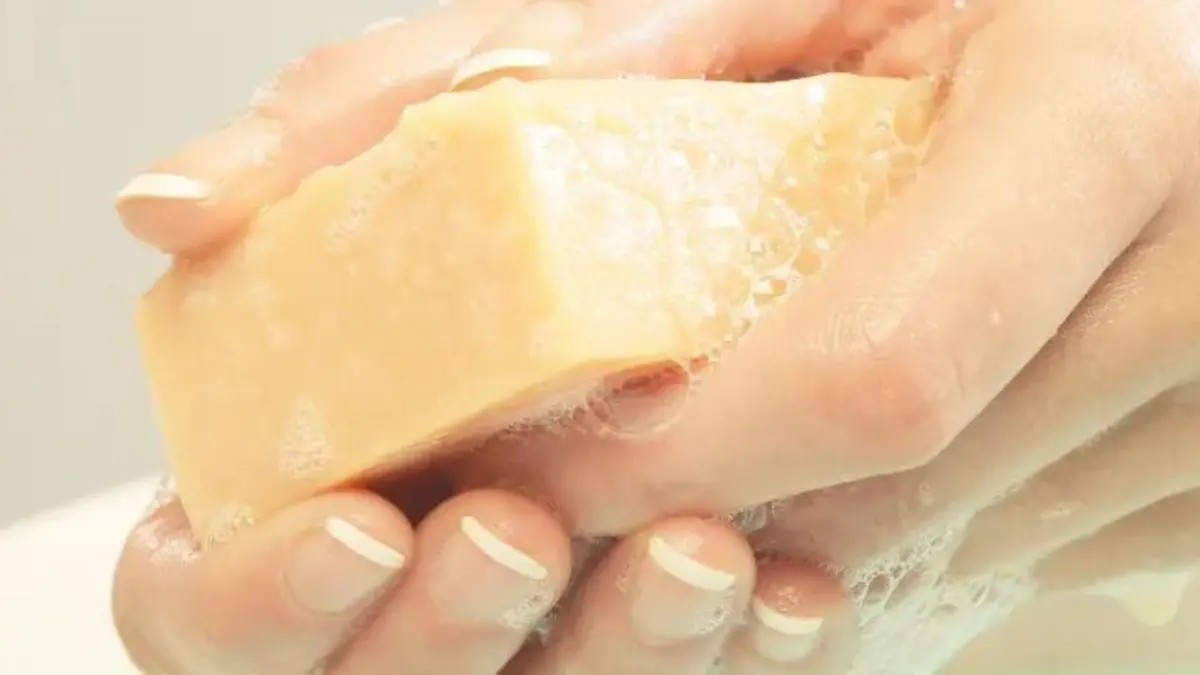 El jabón de cuaba es un detergente que no es para bañarse, advierte especialista