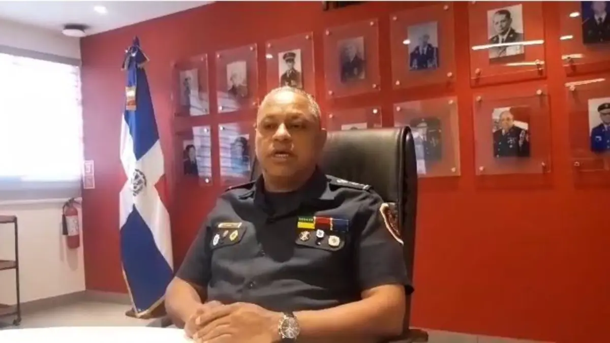 Jefe de bomberos exhorta a la población a utilizar extintores en vehículos
