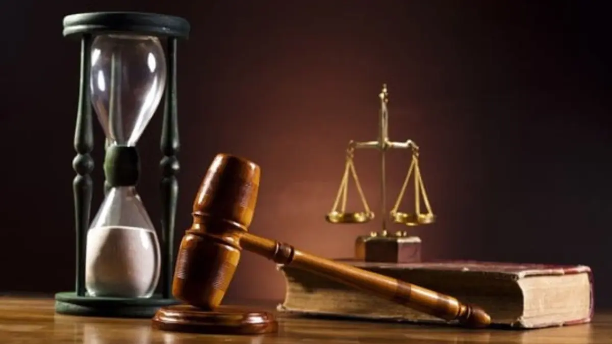 ¿Cuál es la diferencia entre un juicio de fondo y un juicio de instrucción?