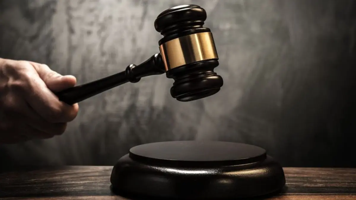 Hombre intenta envenenar a hijastra de dos años, que también tenía quemaduras de cigarrillo